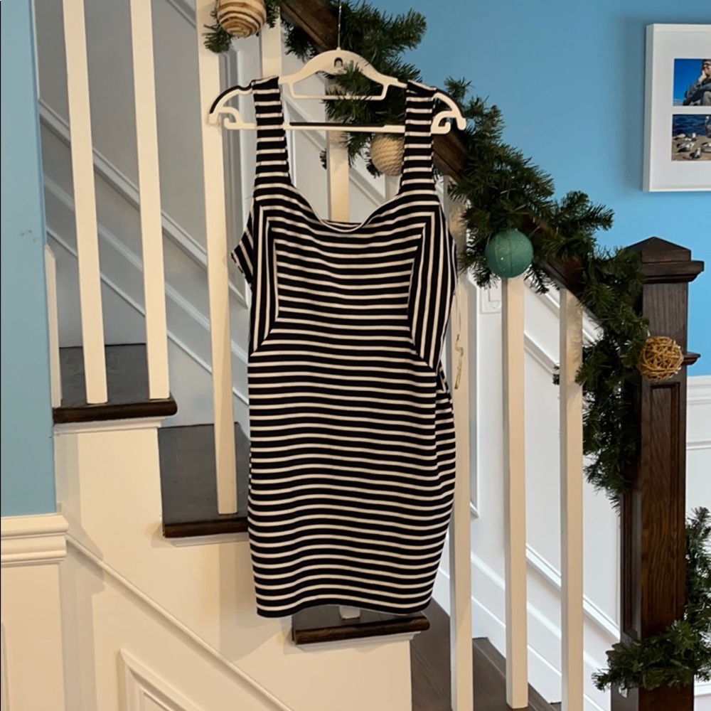 NEW Iris Basic Dress